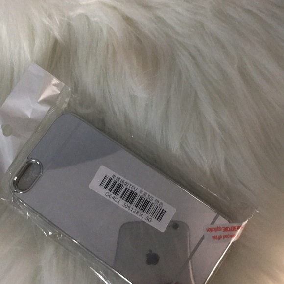 ✨Host Pick✨Apple iPhone 5 SILVER Mirror Case - Picture 3 of 5